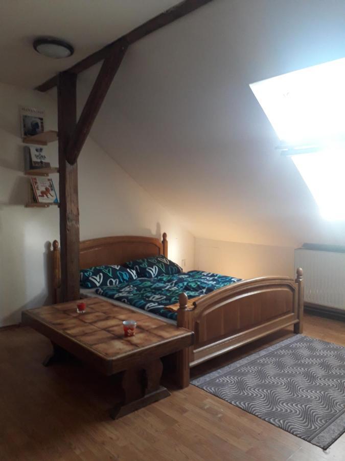 Podkrovni Apartman Alamóc Kültér fotó