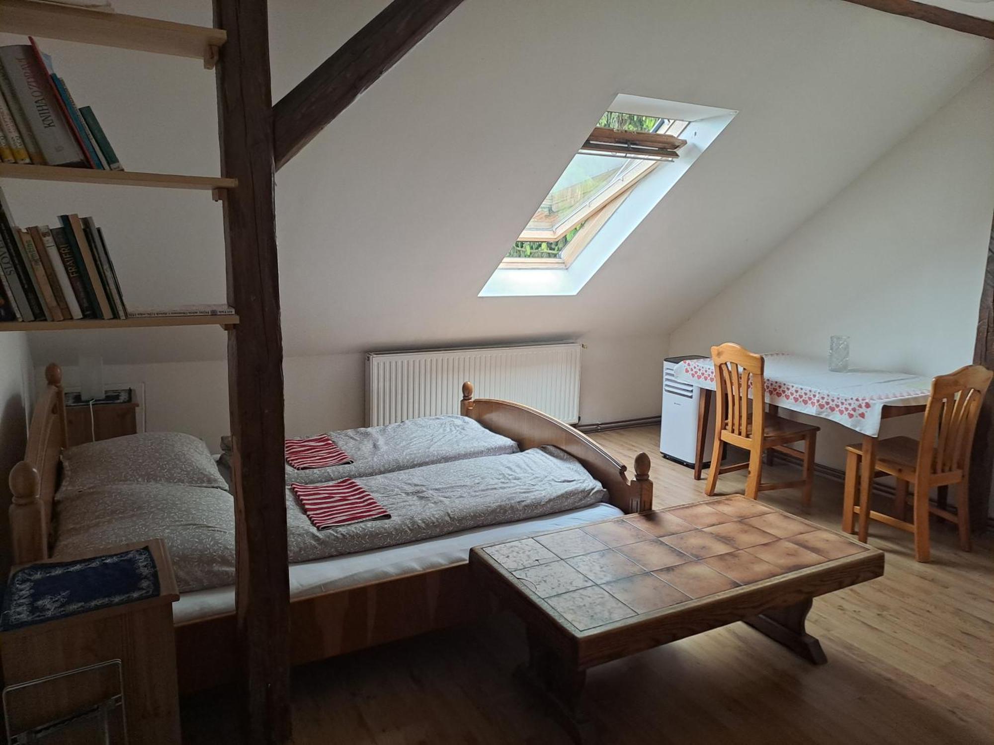 Podkrovni Apartman Alamóc Kültér fotó